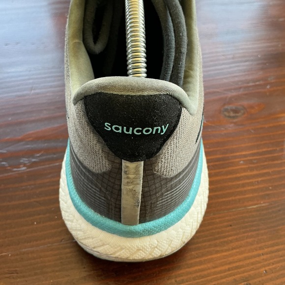 Saucony Triumph 19 Womens Shoes Size 11W Gray Running Walking Athletic Sneakers - Picture 4 of 14